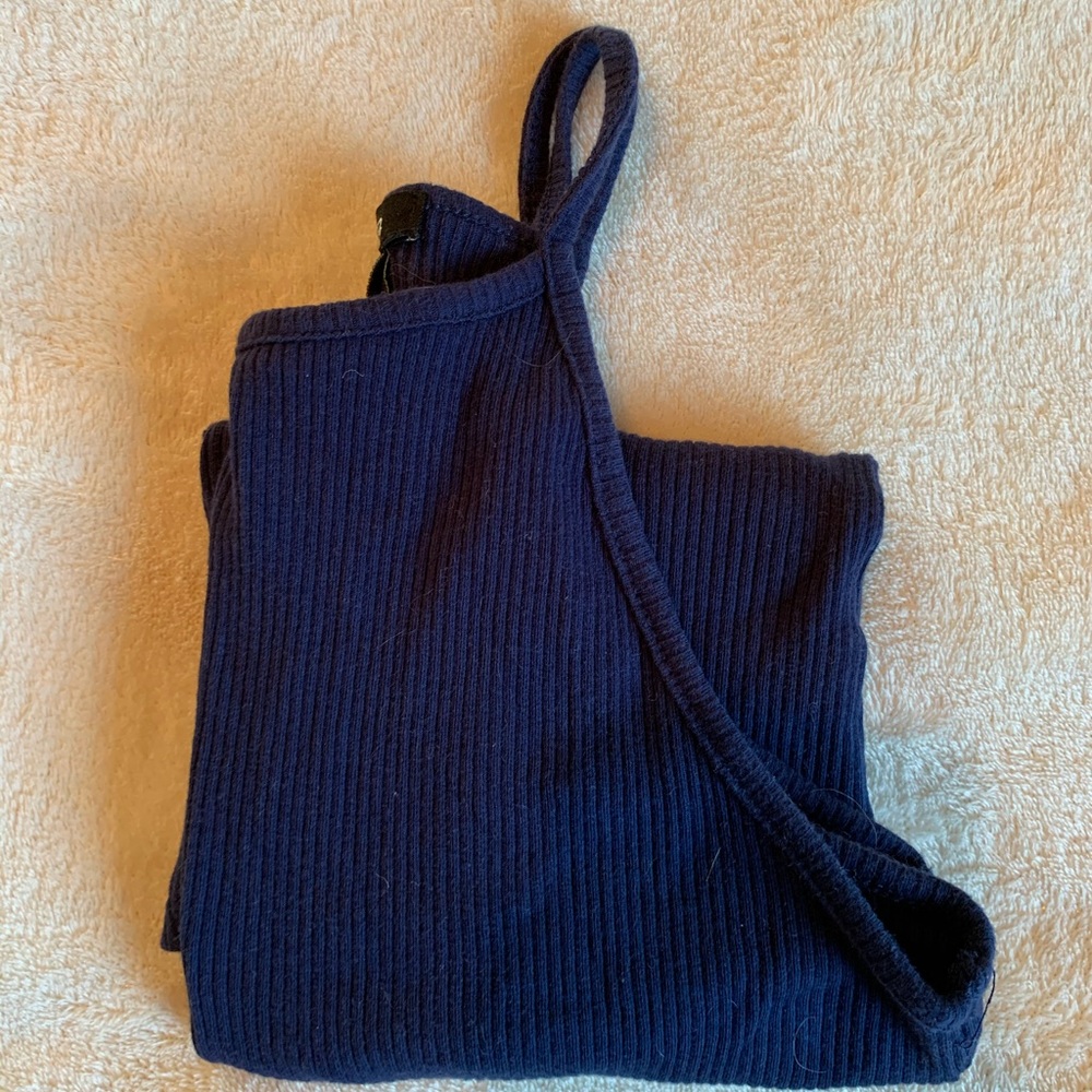 Tank tops - Picture 3 of 3